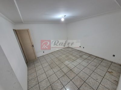 Barracão Comercial para Locação na Vila Guararapes – amplo espaço para o seu negócio!